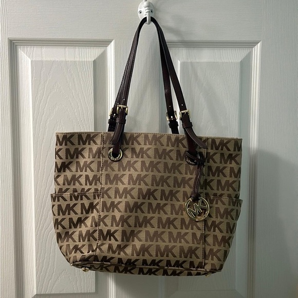 Michael Michael Kors Jet Set Monogram Canvas Tote Purse Shoulder BAG - Picture 5 of 9